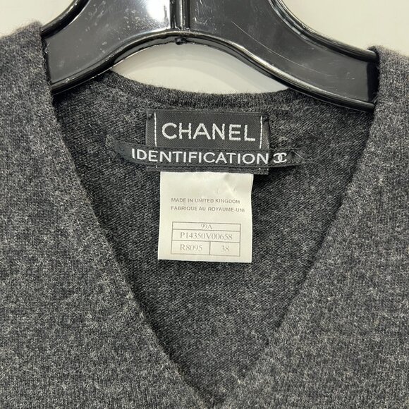 CHANEL 1999A Charcoal Gray Cashmere Wrap Cardigan Sweater Set sz FR 38/6-42/10 - Picture 15 of 16